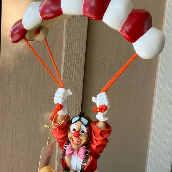 Clown On A Parachute - Picture 6 of 12